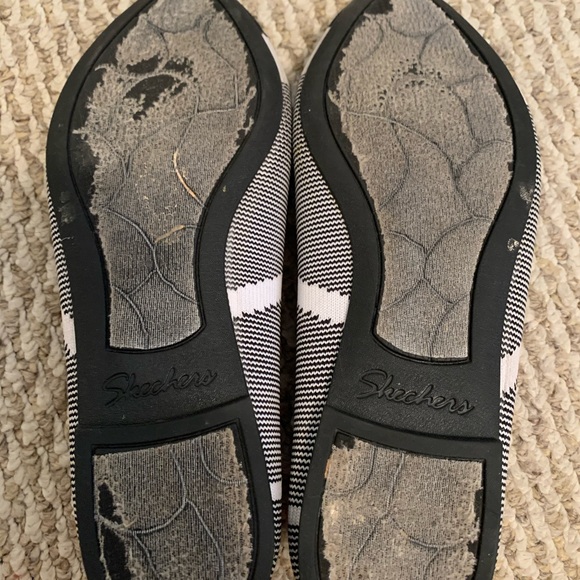 Flats - Picture 2 of 3